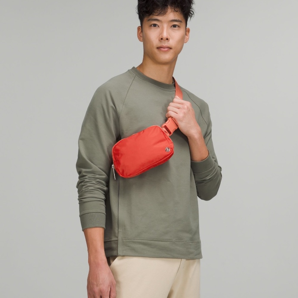 lululemon belt bag love red new with tag - Picture 7 of 10
